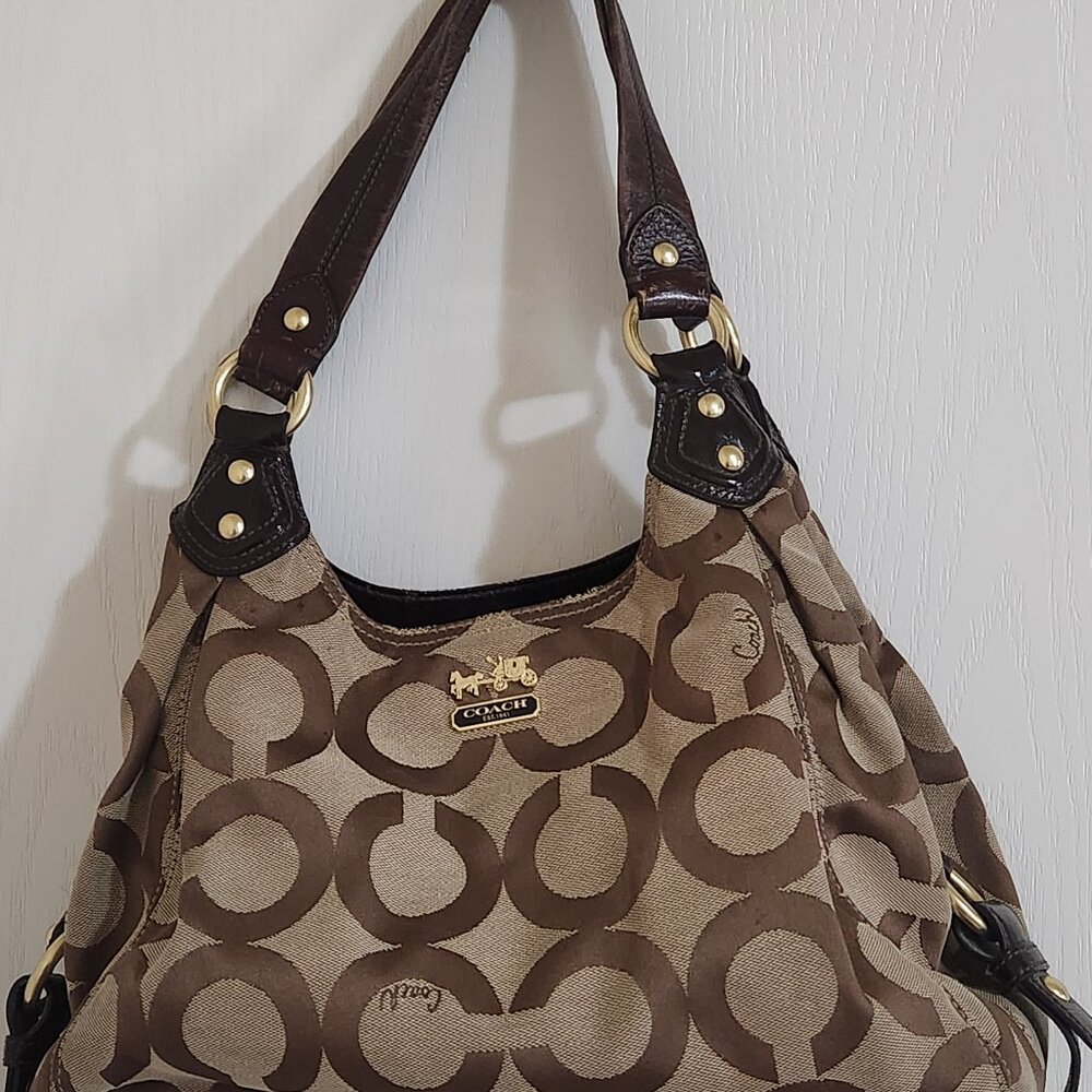 Coach Signature Shoulder Bag